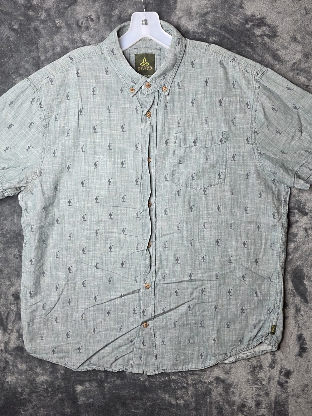 prAna Men’s Light Green Cactus  Button-Down Short-Sleeve Shirt